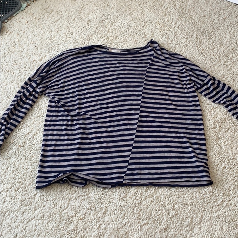 3/4 length sleeve shirt